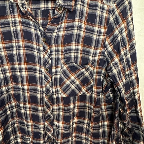 Universa Thread Women’s plaid button down shirt size XL - Picture 2 of 12